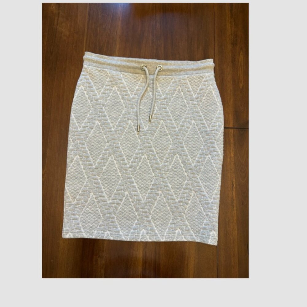 NWT KAFFE Women's Gillis Skirt Grey Size Medium Drawstring Closure